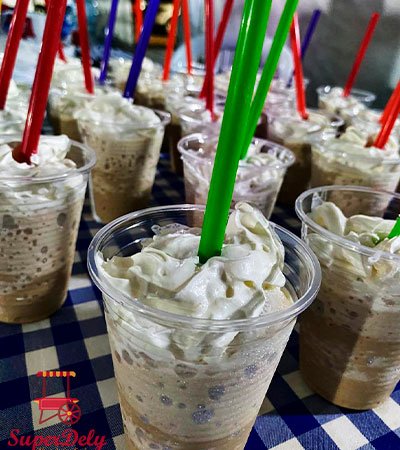 Granizados con baileys con crema de chantilly